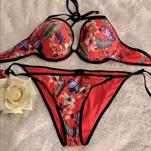 H&M bikini bottoms size 12, tops size 36D